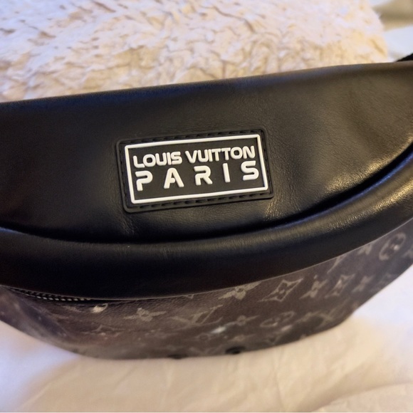 Louis Vuitton Special Edition Galaxy Bum Bag - Picture 5 of 5